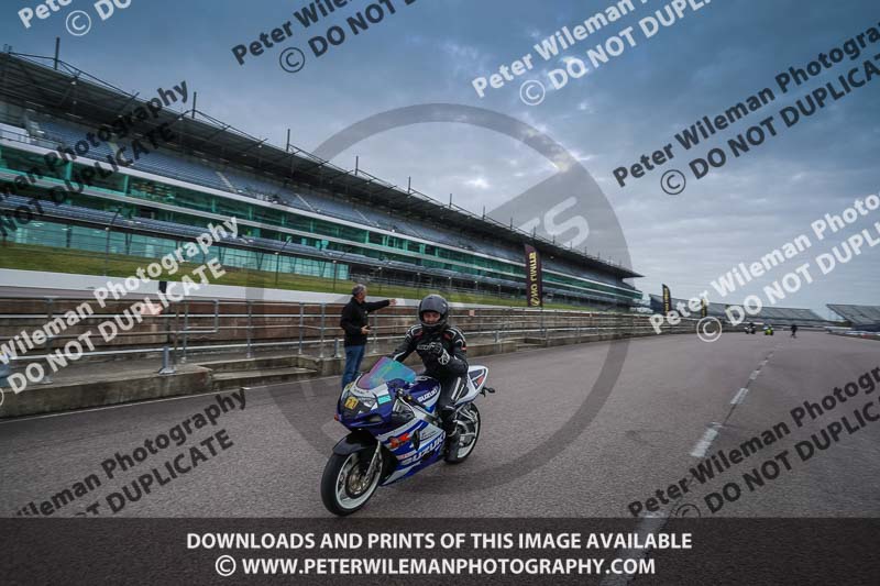 Rockingham no limits trackday;enduro digital images;event digital images;eventdigitalimages;no limits trackdays;peter wileman photography;racing digital images;rockingham raceway northamptonshire;rockingham trackday photographs;trackday digital images;trackday photos